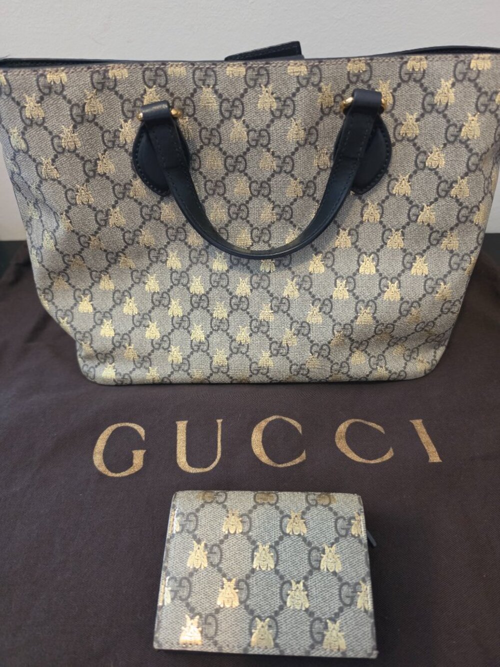 Gucci GG Supreme Monogram Bees Small Soft Tote & Matching Wallet